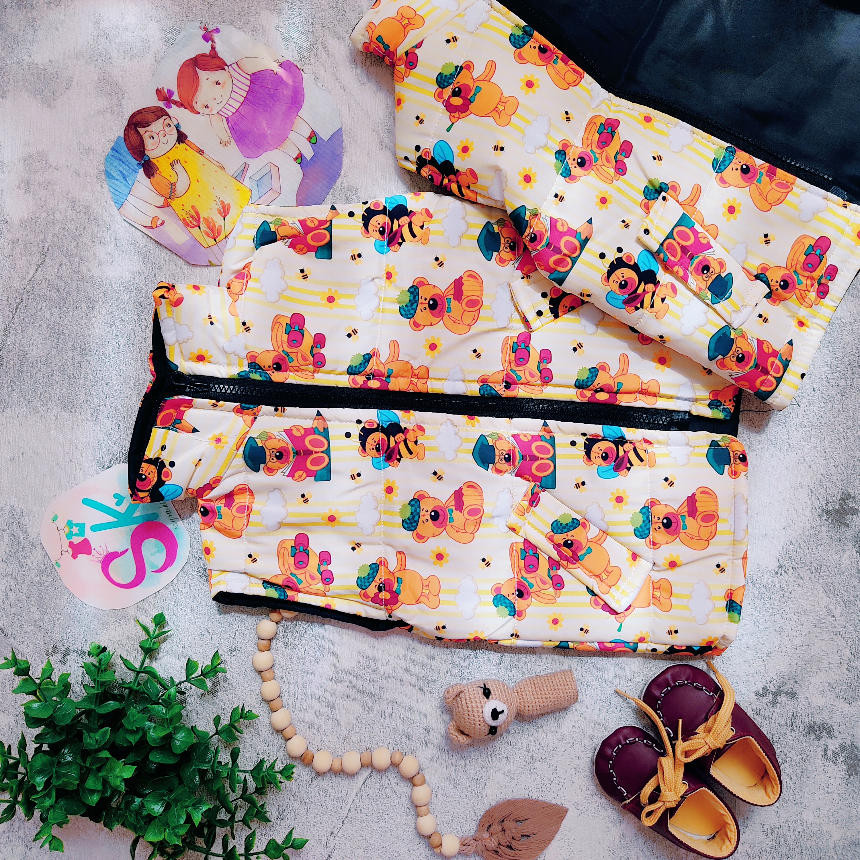 پافر بچگانه اسپرت طرح خرس وابر کرم رنگ