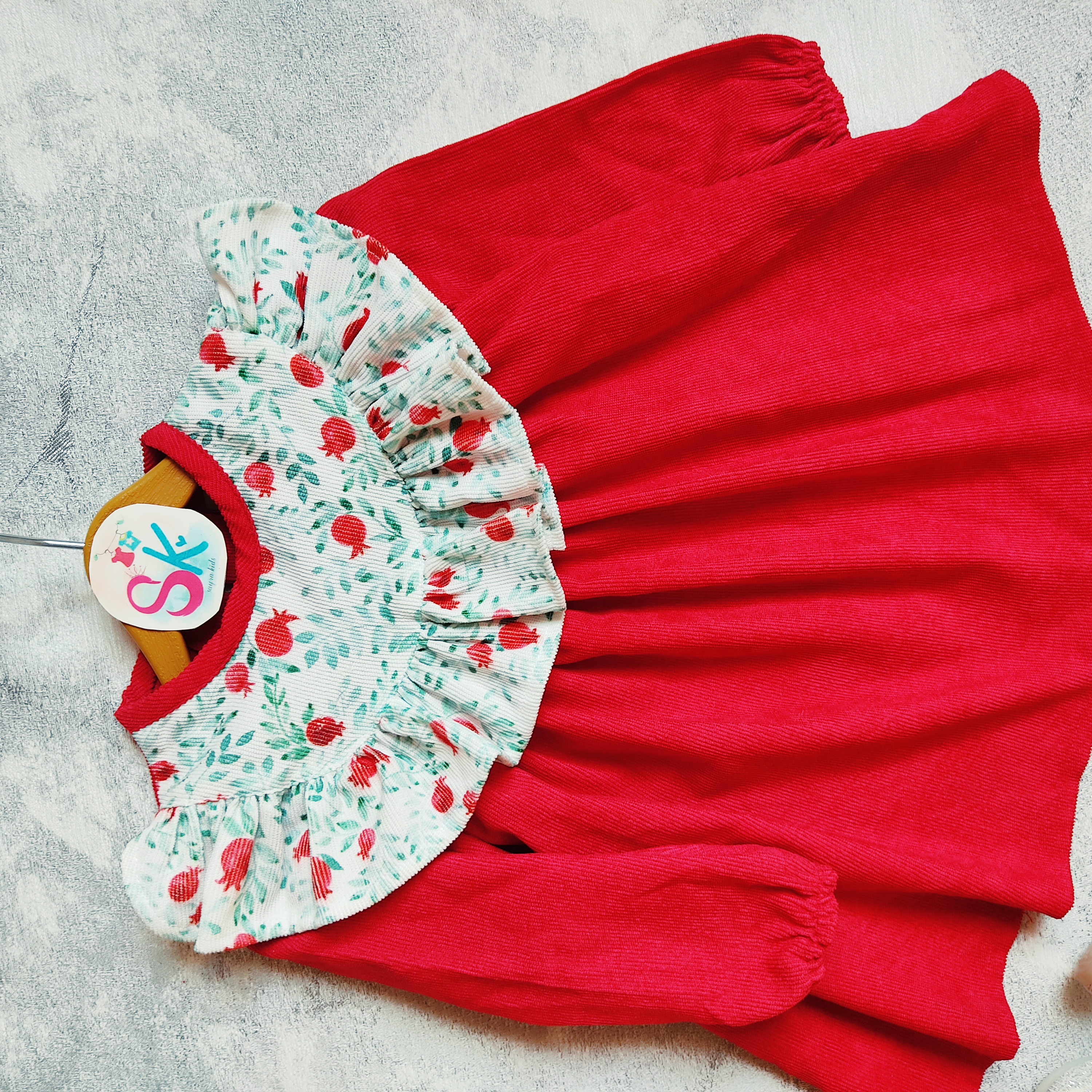 پیراهن مخمل کبریتی رنگ سرخ انار یلدایی